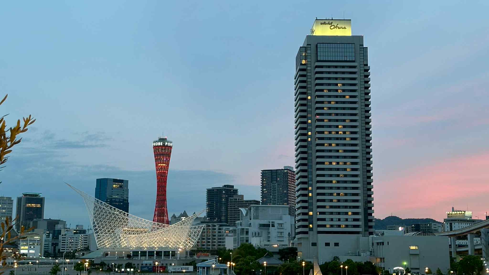 神戸港を一望する宝石箱のような夜景